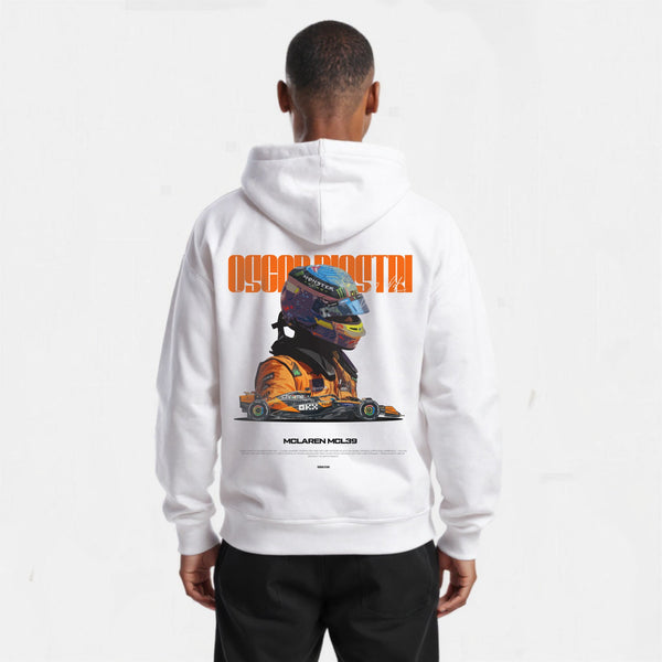 Sweat blanc F1 Oscar Piastri Signature porté par mannequin, vue de face simple