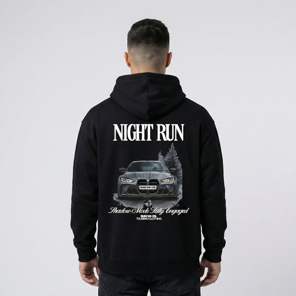 Sweat à capuche BMW M4 Night Run noir vue de dos avec grand imprimé Night Run