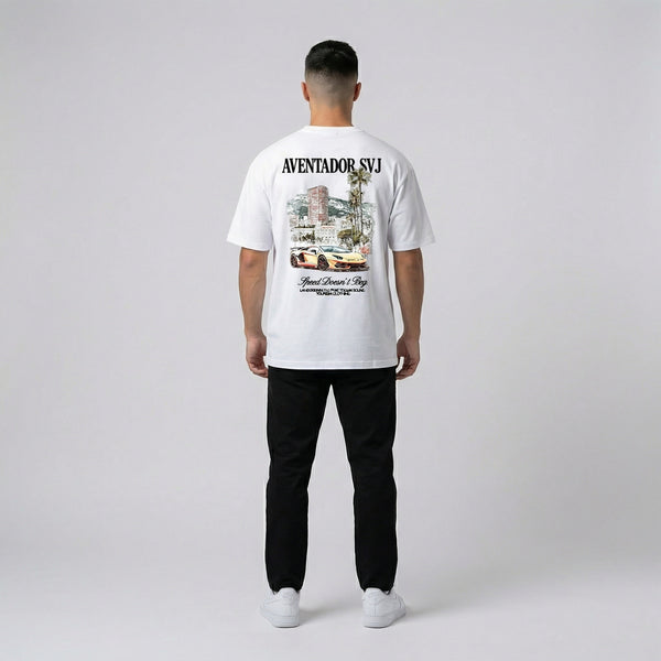 T-shirt Lamborghini Aventador SVJ blanc porté, vue de dos en entier, imprimé arrière visible
