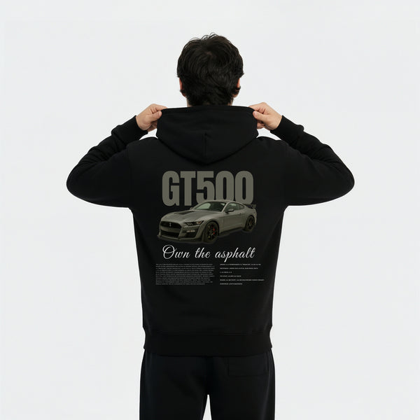 Sweat à capuche Ford Mustang Shelby GT500 noir vu de dos – visuel GT500 rétro sur fond sombre, édition Tourismo