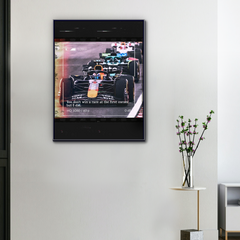 Lienzo F1 Max Verstappen La Audacia de la Primera Curva