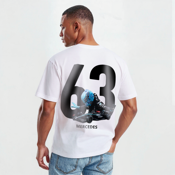 T-shirt blanc George Russell avec numéro 63 oversize et design pilote Mercedes imprimés dans le dos