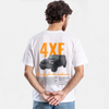 T-shirt blanc Jeep Wrangler 4XE vu de dos, imprimé 4x4 orange sur mannequin homme