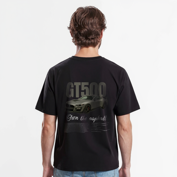 T-shirt noir GT500 avec visuel Mustang vintage, dos du mannequin visible
